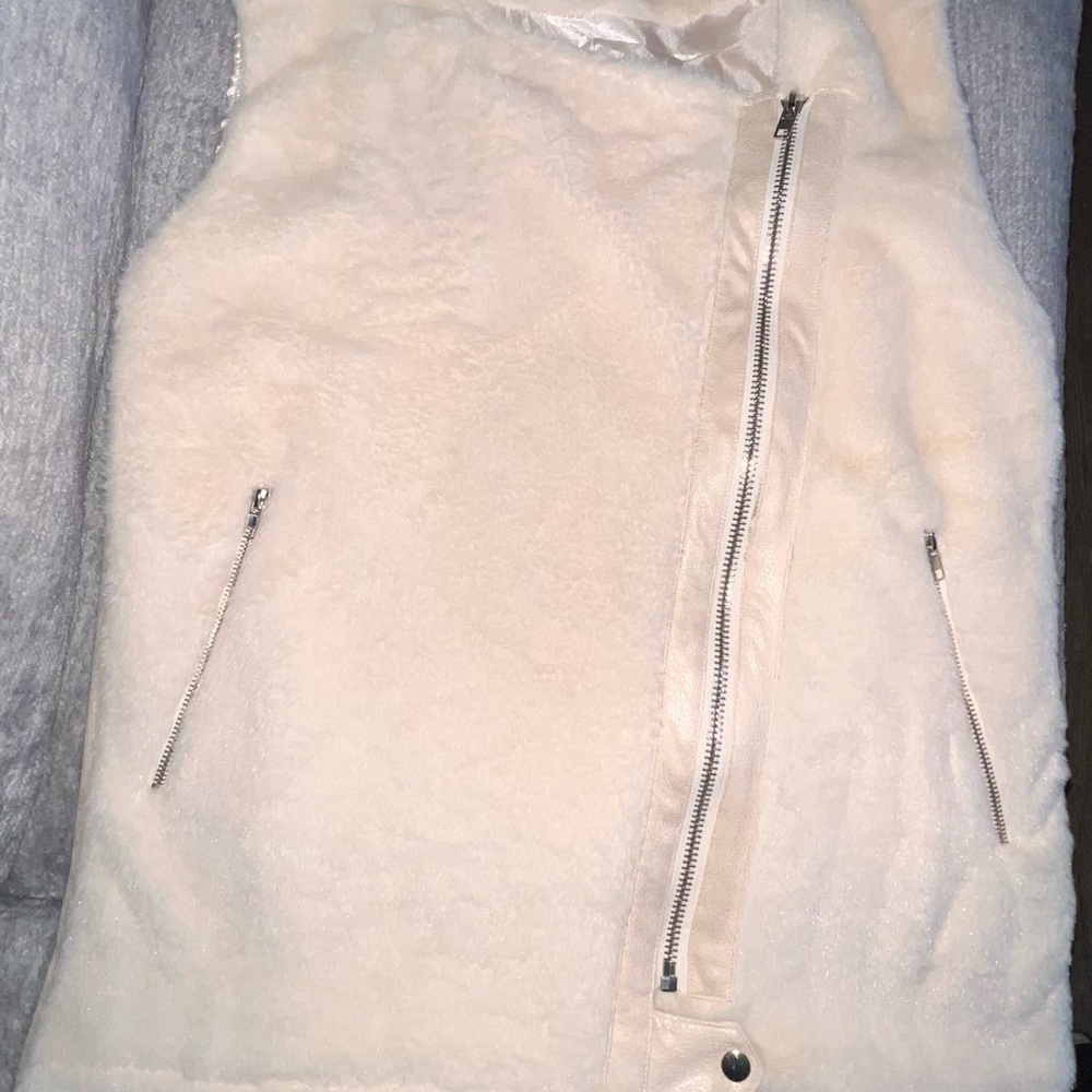 Big water blue sky Women's Cream Teddy Jacket